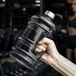 2lt petg large capacity water bottle for training 