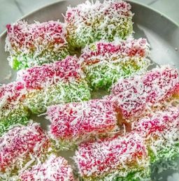 Kuih Sagu Kelapa Kukus / pek