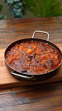 Beef fillet with potatoes - صينية بطاطس باللحمة