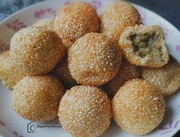 Kuih Bom Kacang Hijau /pek