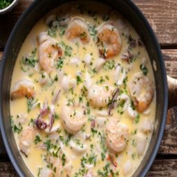 Seafood in Garlic Cream