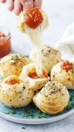  Cheesy Pepperoni Pizza Bombs –