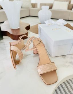 -50%‼️ / Saltos Dior dway 