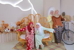 SATU BACKGROUND SAHAJA PHOTOGRAPHER 15 MINIT