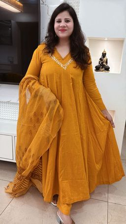 🌼 D.No. 522 - मस्टर्ड येलो मल-कॉटन अनारकली (₹2250) 🌼