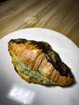 Dubai Croissant Pistachio