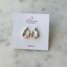 Minimalist Pearl Earring