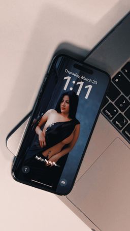 Whispers of Allure | WALLPAPER | UHD/4K 