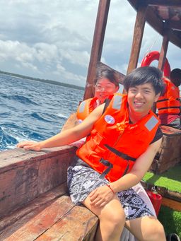 Luxury Dhow Day Trip