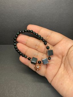 DARK GREEN JADE WITH HEMATITE CUBE (Small) 