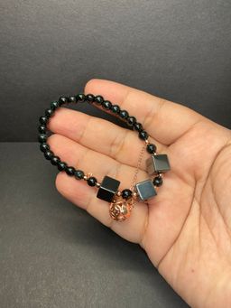 DARK GREEN JADE WITH HEMATITE CUBE (Small) 
