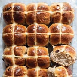 SOURDOUGH HOT CROSS BUN