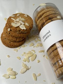 Almond Cookies (18 Pieces) 