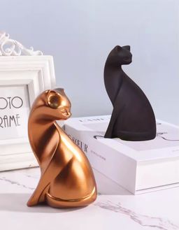 Pajangan Patung Kucing Modern Lucky Cat Charming Gaya Eropa Kreatif Dekorasi Meja Kantor Ruang Tamu Kamar Tidur Lounge Dekorasi Keberuntungan