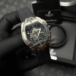 הובלוט 45 מ"מ לגברים – 1:1, אוטומטי שוויצרי, קופסא וניירות מקוריים