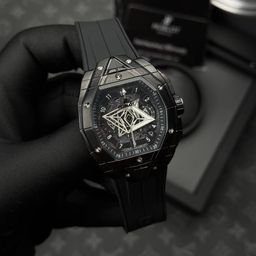 הובלוט 45 מ"מ לגברים – 1:1, אוטומטי שוויצרי, קופסא וניירות מקוריים