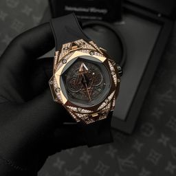 הובלוט 45 מ"מ לגברים – 1:1, אוטומטי שוויצרי, קופסא וניירות מקוריים