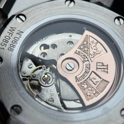 אודמר פיגה 42 מ"מ לגברים – 1:1, אוטומטי שוויצרי, קופסא וניירות מקוריים