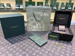 אודמר פיגה 42 מ"מ לגברים – 1:1, אוטומטי שוויצרי, קופסא וניירות מקוריים