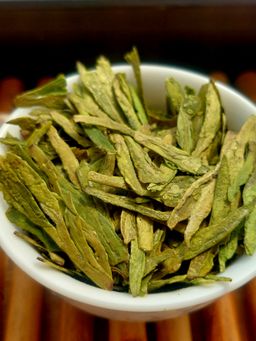 Green Tea organic fair trade Longjing (Dragon Well) 明前龍井(有機公平貿易)