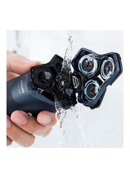 Shaver series 5000 Wet and Dry electric shaver S5585/10