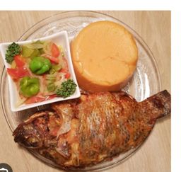 Pâte rouge + Poisson - ATTIEKE DEKOUNGBE