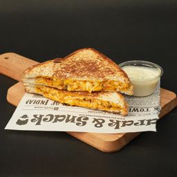 ساندوتش دجاج ماسالا محمص بالجبن (Toasted Chicken Masala With Cheese Sandwich)