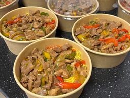 Nouilles sauté aux porc