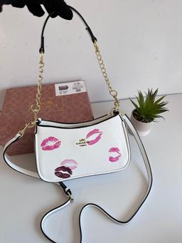 White kisses