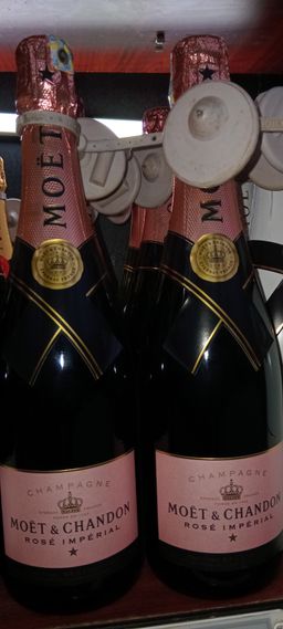 Moet & Chandon Rose Imperial Brut 750ml