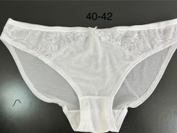 Slip avec empiècement en dentelle Taille 40-42