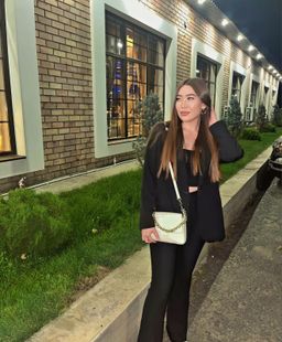 哈萨克斯坦代孕与捐卵 | 金融本科 | 24岁, B型血, 165cm, 63kg | #120026