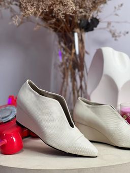 PRE ORDER JAYLA CLASSIC WEDGES ETA FEB 2026