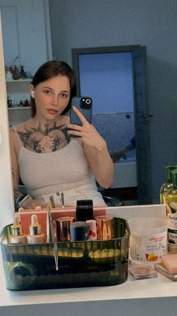 哈萨克斯坦代孕与捐卵 | 阿拉木图 | 23岁, A型血, 165cm, 62kg | #10032