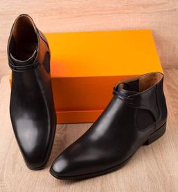 boot en cuir ( couleur noir)