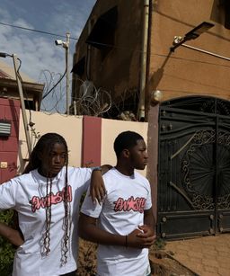 Twisty pink milk tee