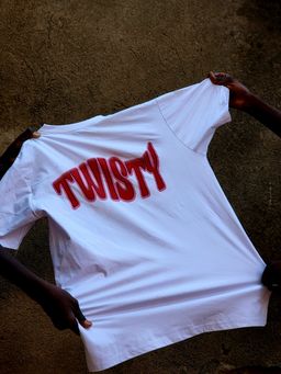 Twisty lips tee