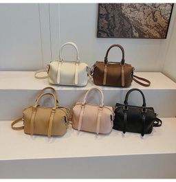 Spacious shoulder bag