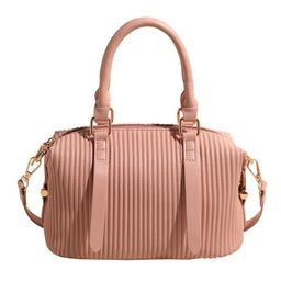 Spacious shoulder bag