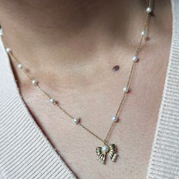 Pearly Bow Necklace