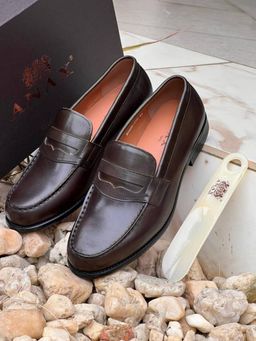 COULEUR MARRON