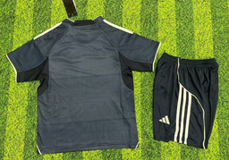 Conjunto Real Madrid CF 2º EQUIPACIÓN