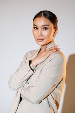 Kazakhstan Surrogacy & Egg Donor | Almaty | 27 Yrs Old, Blood Type B, 175cm, 65kg | ID #120040 |