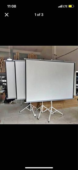 100'TRIPLED PROJECTOR SCREEN