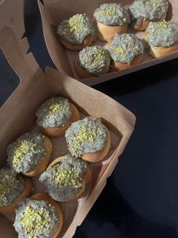Pistachio Kunafa Rolls