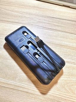 10,000Mah High Quality Power Banks , built in cable 