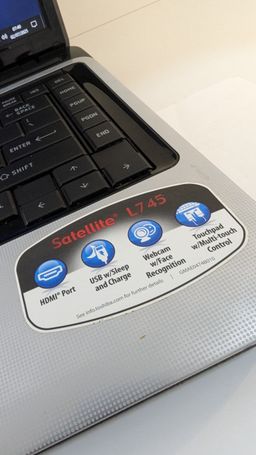 Toshiba Satellite L745