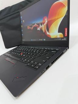  Lenovo ThinkPad X1 Carbon Gen 8