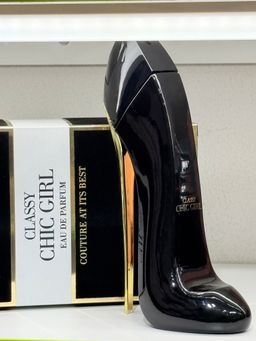 CLASSY CHIC GIRL