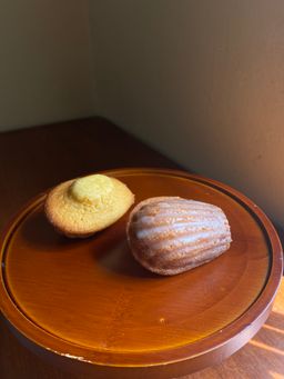 Lemon-Glazed Honey Madeleines 